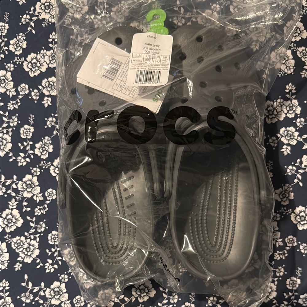 Crocs Classic Clog in Slate Gray M8/W10